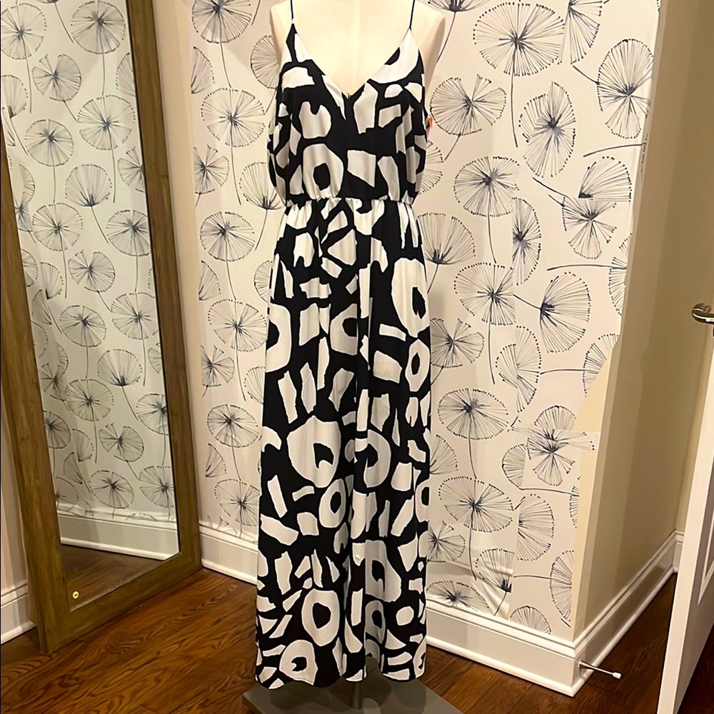 Loft 8 Stylish Black and White Women's Dress